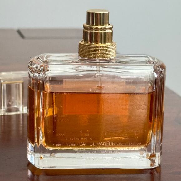 Dahlia Divin by Givenchy for Women 2.5 oz Eau De Parfum Spray - Picture 4 of 8